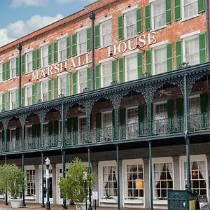 https://the-marshall-house.top-hotels-in-savannah.com